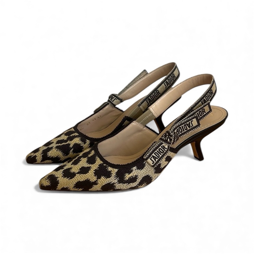 CHRISTIAN DIOR
LEOPARD J’ADIOR SLINGBACK PUMPS
Size 41, without the box